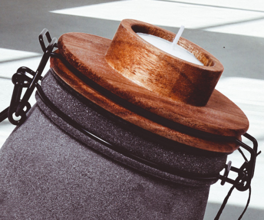 Kaarsenhouder pot grijs met houten deksel