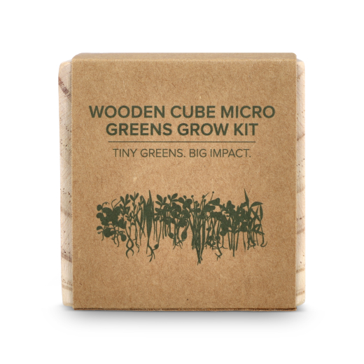 Houten plantenpotje met kiemgroenten