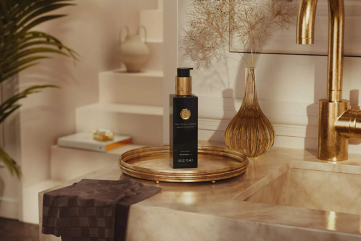Rituals of Precious Amber hand wash met baddoek
